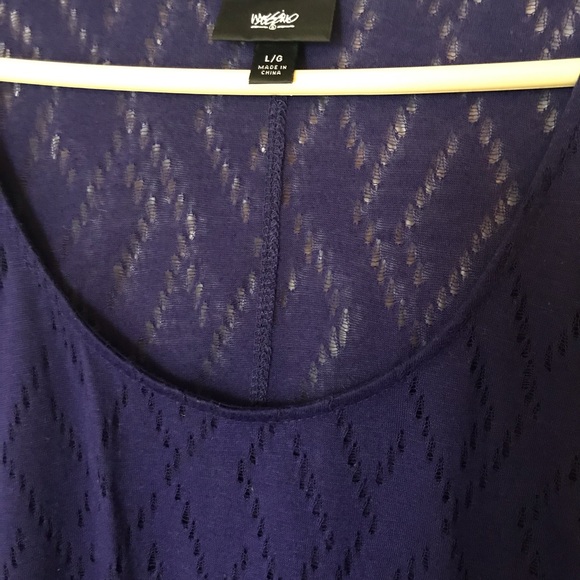 Gently loved Mossimo Top - Picture 3 of 3